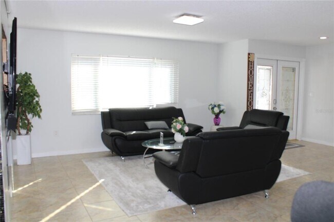 Photo - 7655 Cardiff Ct N