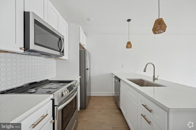Building Photo - 1614 Ridge Ave Unit 201 Rental