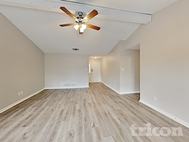 Photo - 7421 Ridge Rd W