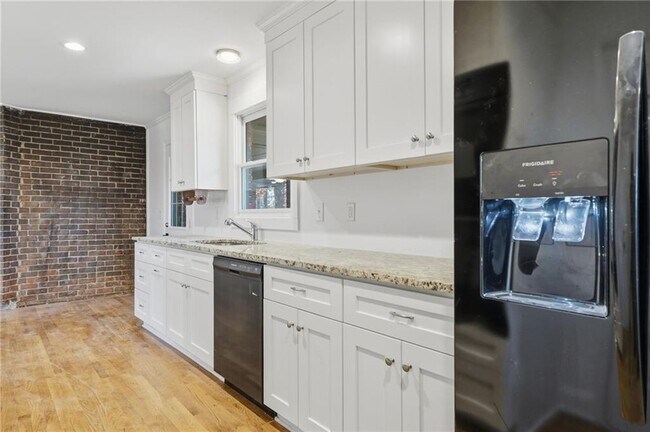 Photo - 1460 Hillcrest Dr