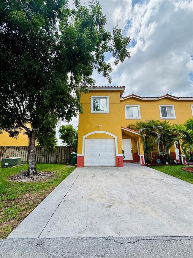 Building Photo - 18201 SW 108th Pl Rental