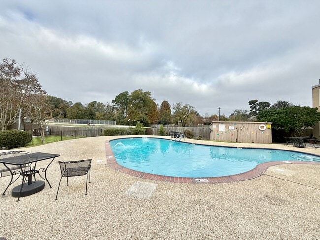 Building Photo - Spacious 3-bedroom Condo for Rent! Unit 1201