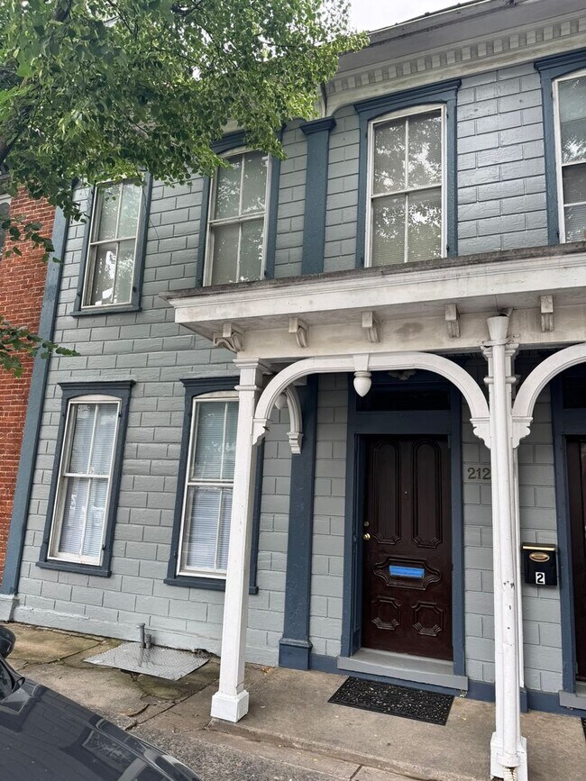 Photo - 210-212 N Potomac St Unidad 212