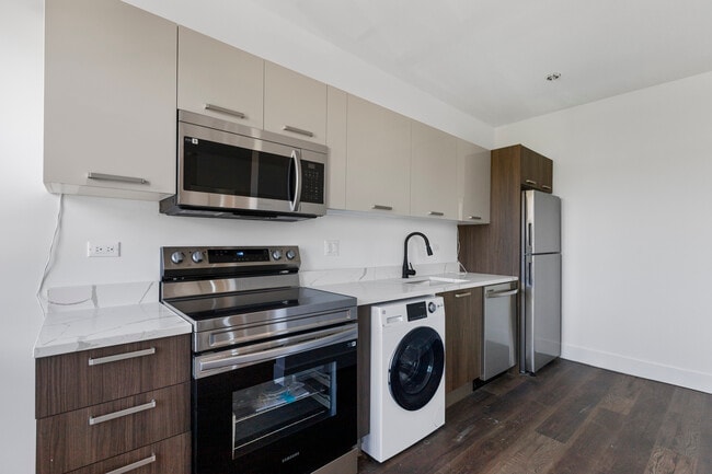 Photo - 1555 W Hollywood Ave