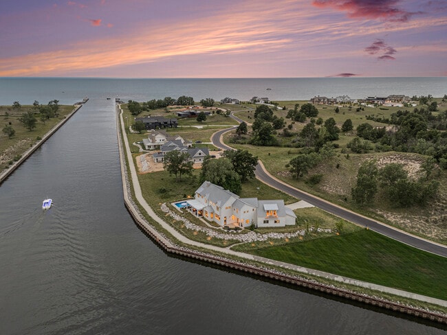 Photo - 6736 Saugatuck Bch Rd