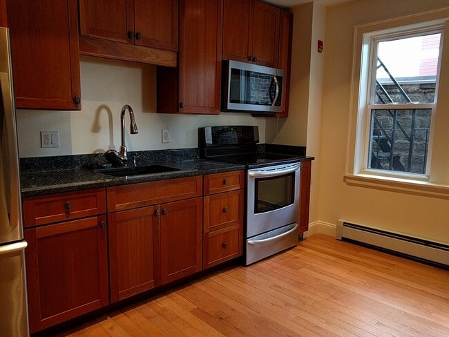 Photo - 4 Bedford St Unit B1