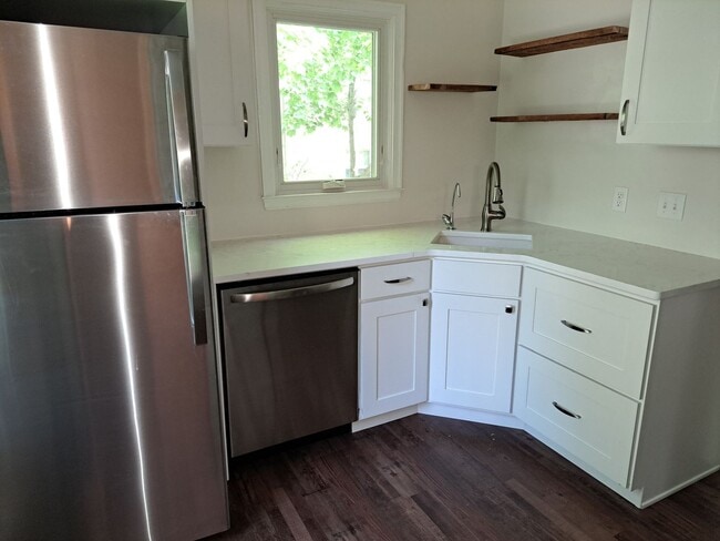 Photo - 3 Bedroom home, great location!