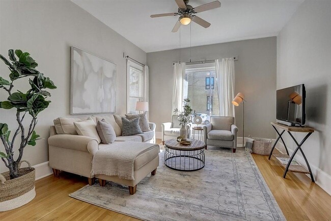 Building Photo - 1512 E Irving Plz Unit 1