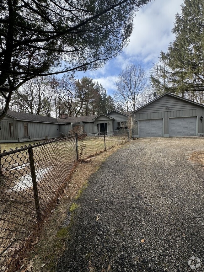 Building Photo - 640 Thornmeadow Rd Rental