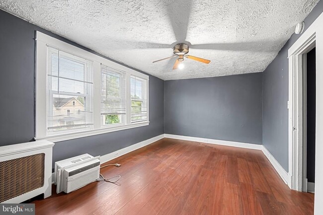 Building Photo - 3727 Milford Ave