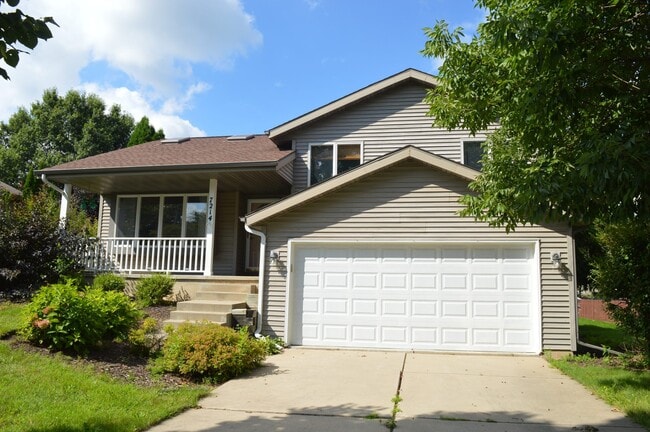 Photo - 7214 Blue Maple Trl House