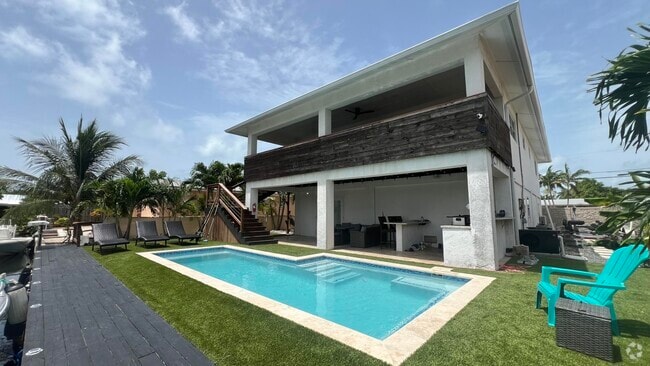 Building Photo - 1623 Venetian Dr Rental