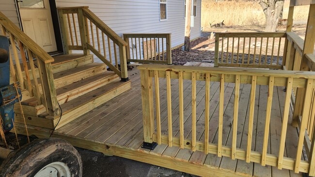 Photo - 433 N Crotty Ln