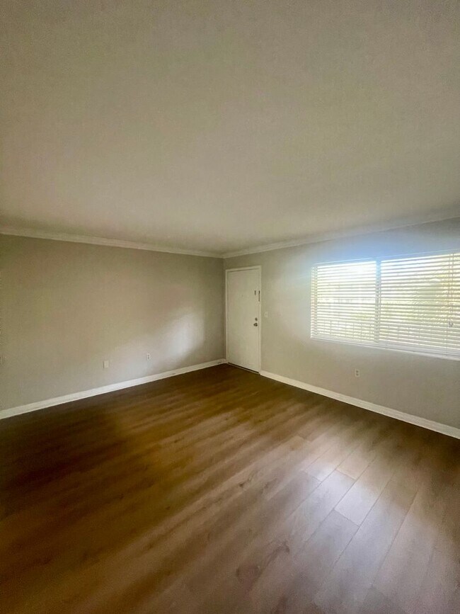 Waterside at Cranes Roost 1/1 Condo locate... Unit 320 Condo for Rent in Altamonte Springs, FL