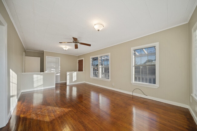 Photo - 103 Cosgrove St