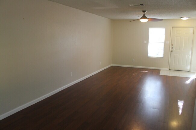Photo - Millwood Home For Rent In Austin, 12606 Ol...