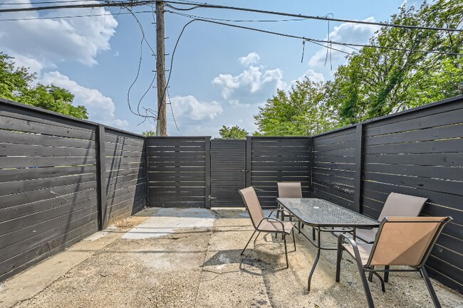 Photo - 1019 E Preston St Townhome