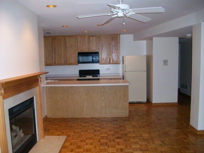 Photo - Large 3 bed/ 2 bath garden unit Available July 1 Unit 4043 - G