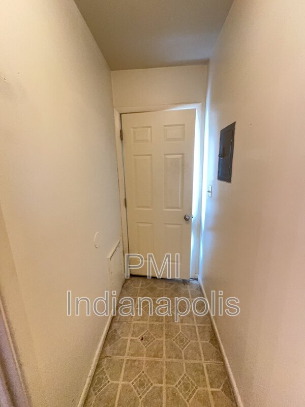 Photo - 122 W William Dr Unit B