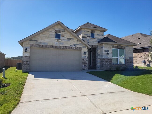 1233 Fox Wing Wy