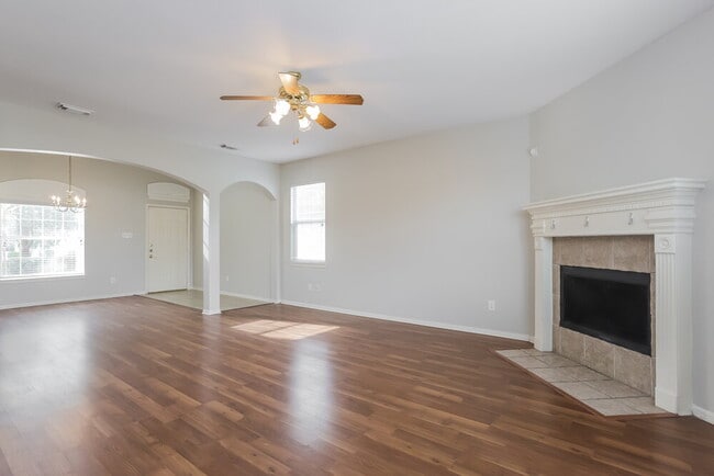 Photo - 3606 Evergreen Square Tr