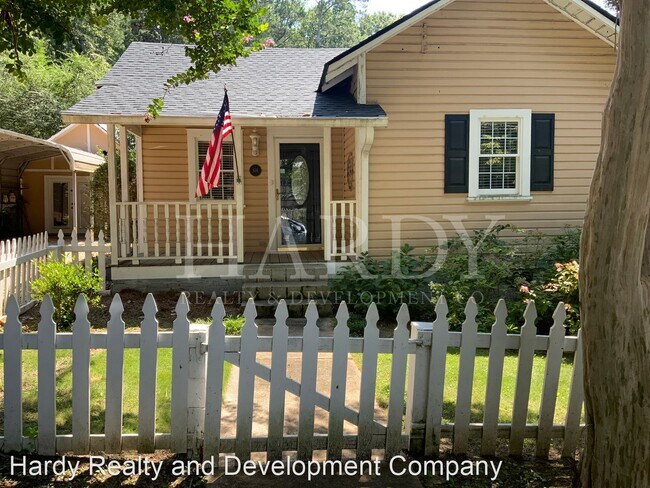 Photo - 2 br, 1 bath House - 616 E 12th St SE