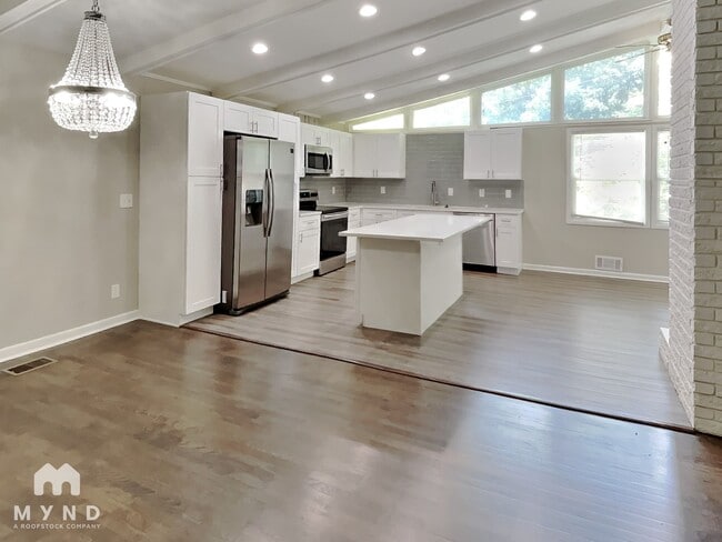 Photo - 1322 N Cliff Valley Way NE