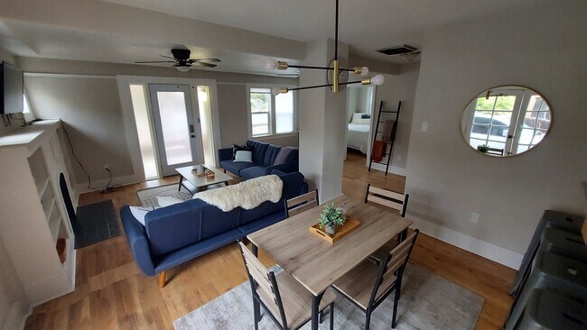 Photo - 219 Girard Blvd SE