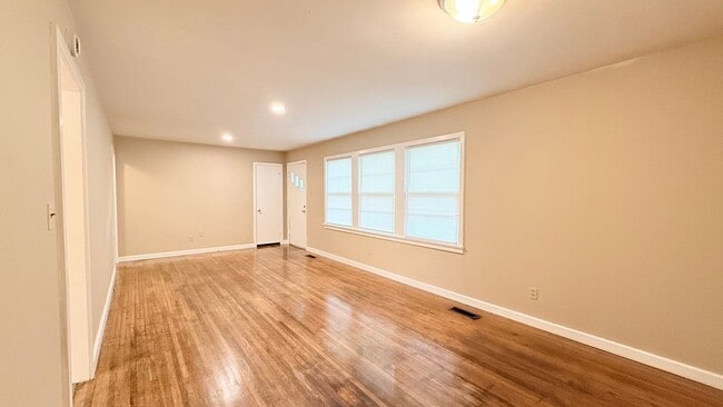 Photo - 1002 Evins St