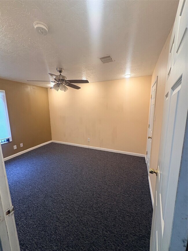 Photo - 5803 Southlea St