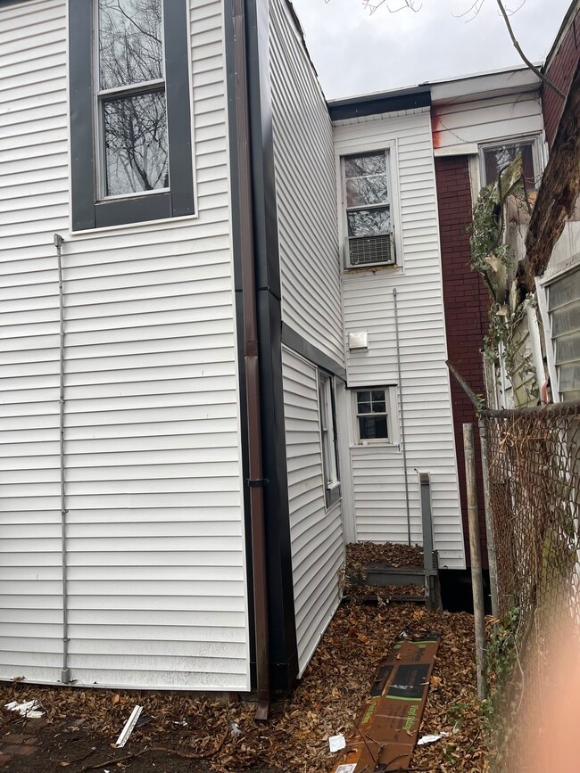 Photo - 517 Rev S Howard Woodson Jr Way