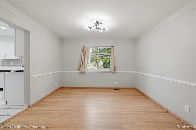 Photo - 27955 Berkshire Dr