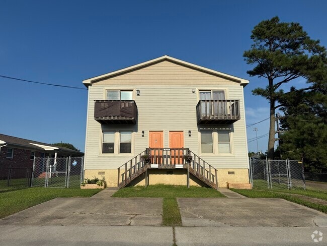 Building Photo - 9510 18th Bay St Unit B Rental