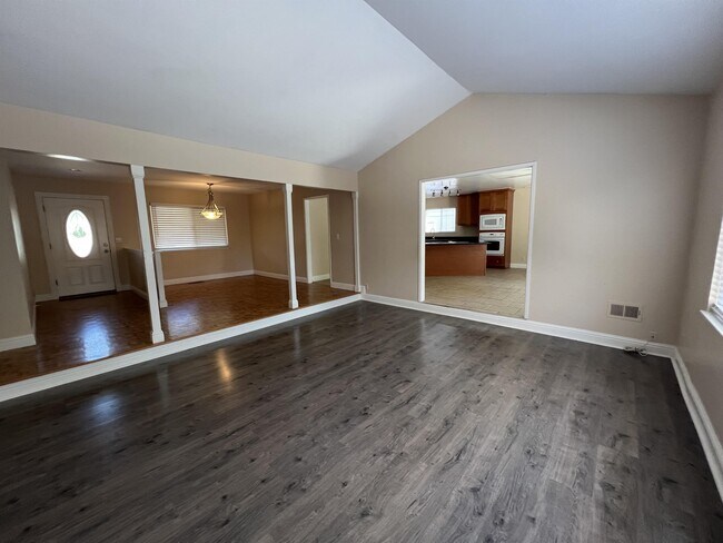 Photo - 778 Bend Ave