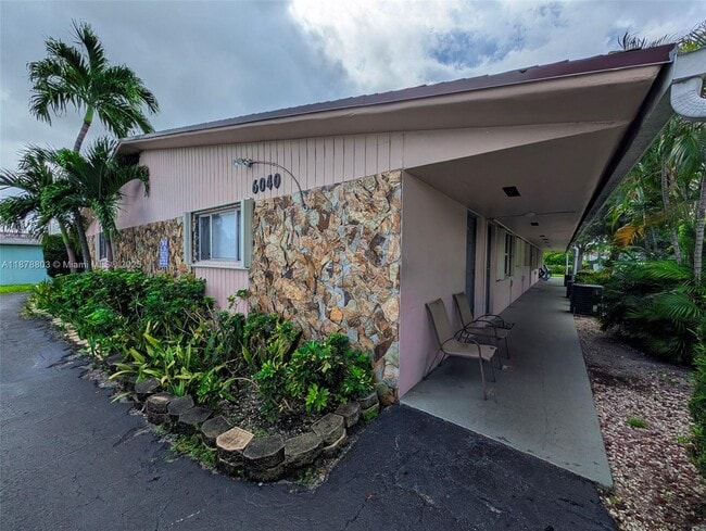 Photo - 6040 SW 26th St Unidad 2