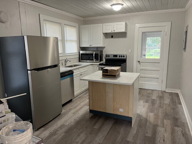 Photo - 250 Vernis Ave Apartment