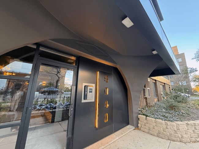 Photo - Sheridan Glen - 6040 N Sheridan Rd