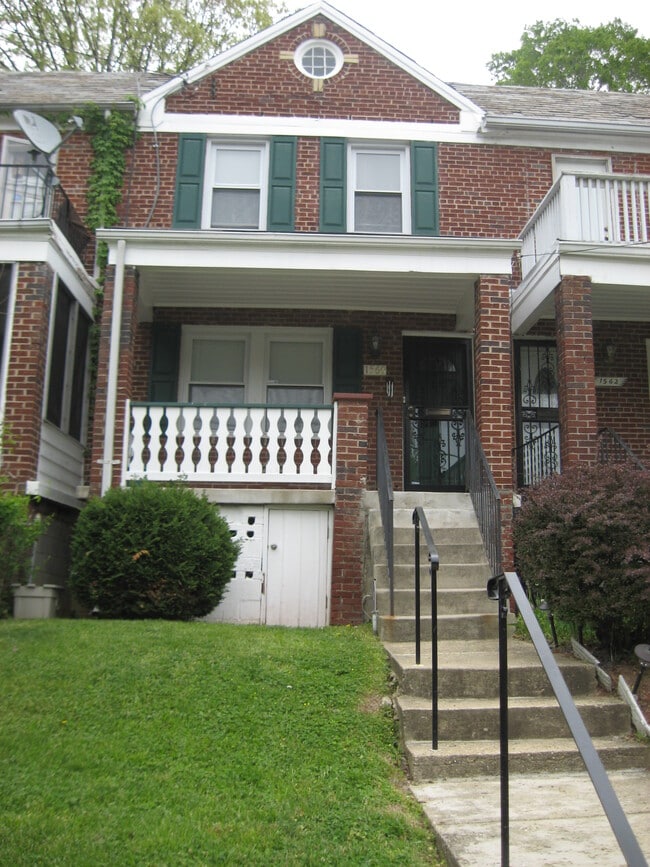 1560 Fort DuPont St SE Apartamentos Para alquiler en Washington, DC