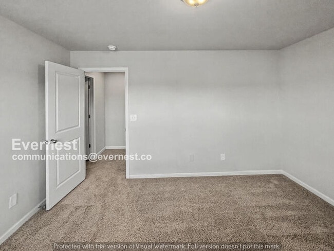 Photo - 4 Bed/2.5 Bath Home with Garage / Pet-Friendly / Available Now!