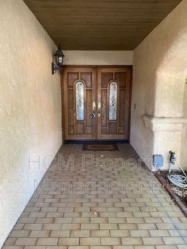 2448 N Love Ln