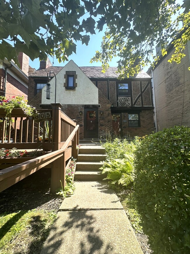 Building Photo - 807 S Braddock Ave Rental