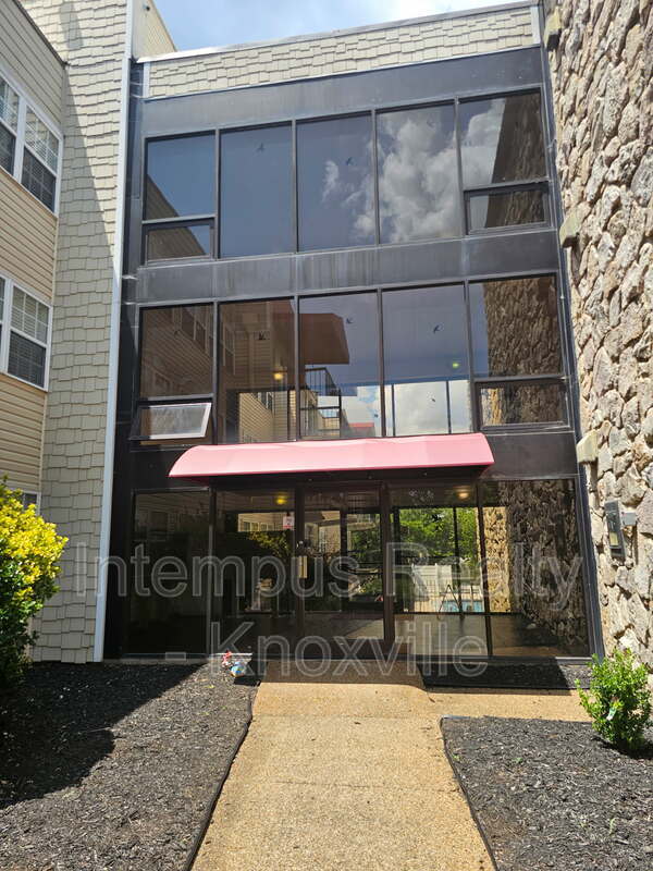 Photo - 2749 Sullins St Unit Apt 304