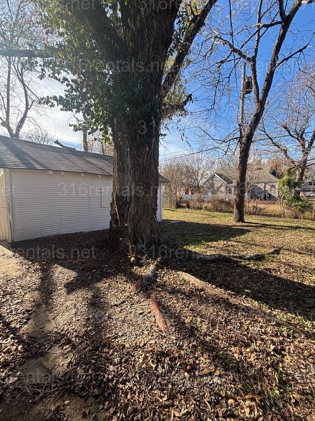 Photo - 2 bedroom 1 bath available NOW!