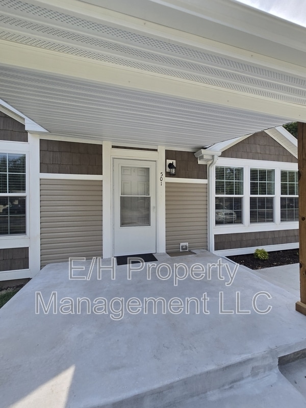 Photo - 501 S Edwards Ave