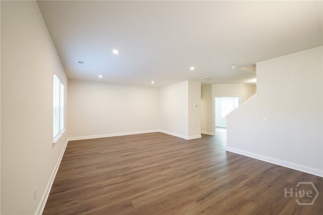 Photo - 112 MONTEREY Lp