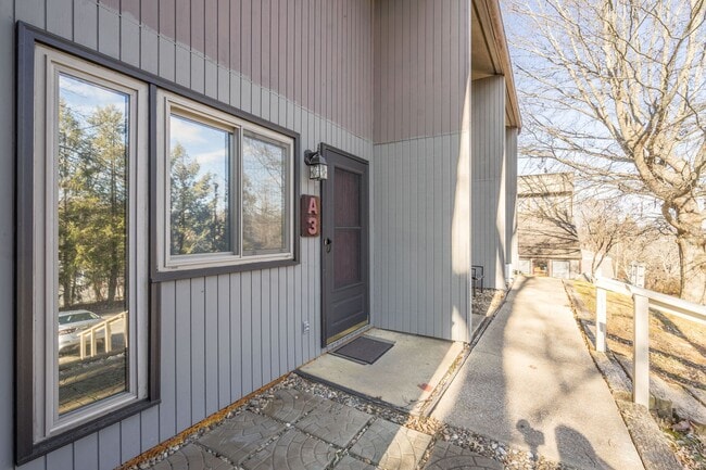 Photo - 115 Beechnut St Unit A3