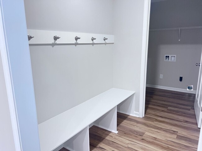 Photo - 631 Clary St