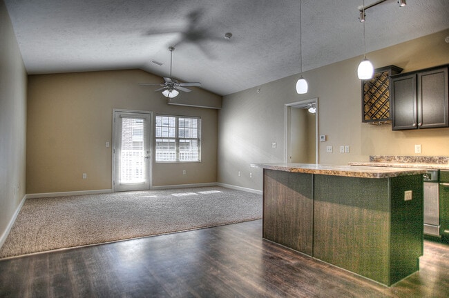 Summit Falls Apartments & Townhomes