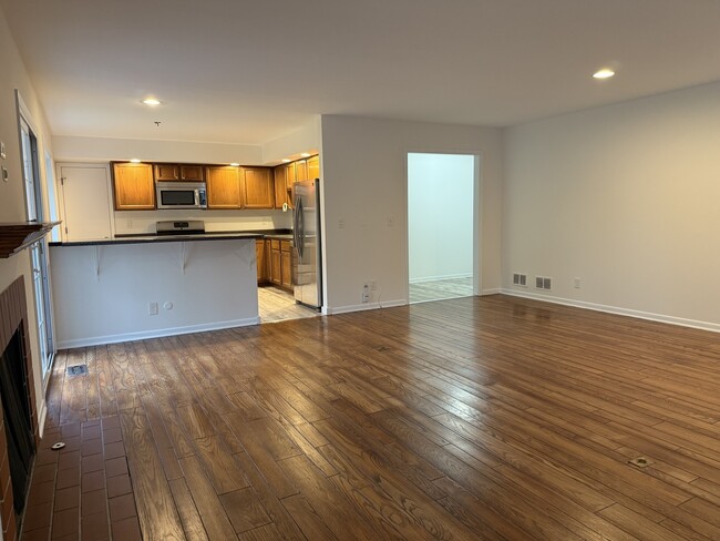 Photo - 504 Old Hunt Rd