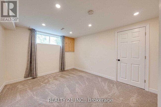 Photo - 812 Sanok Dr